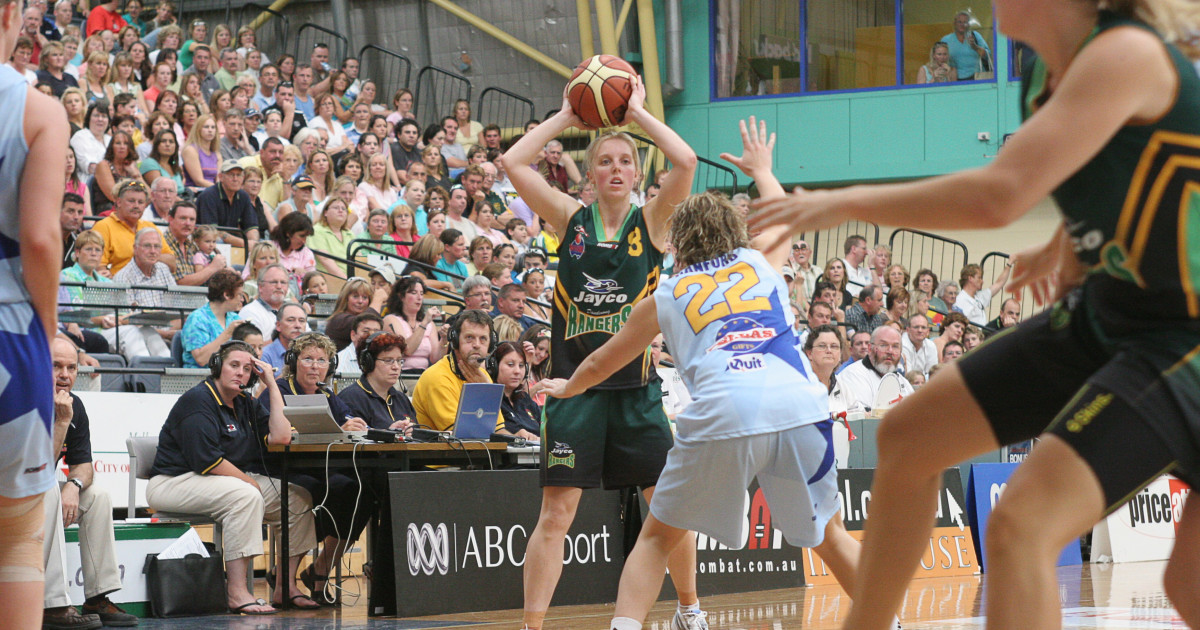 dandenong_stadium_web_page_new_pic_nov_2006_0